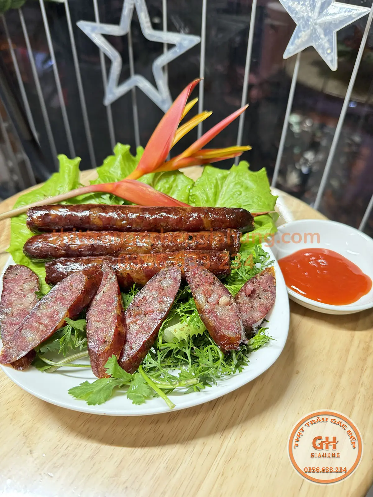 Lạp xưởng gác bếp