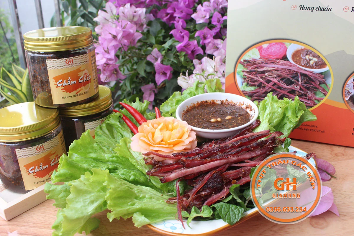 Thịt lợn gác bếp Gia Hưng dùng cùng chẳm chéo