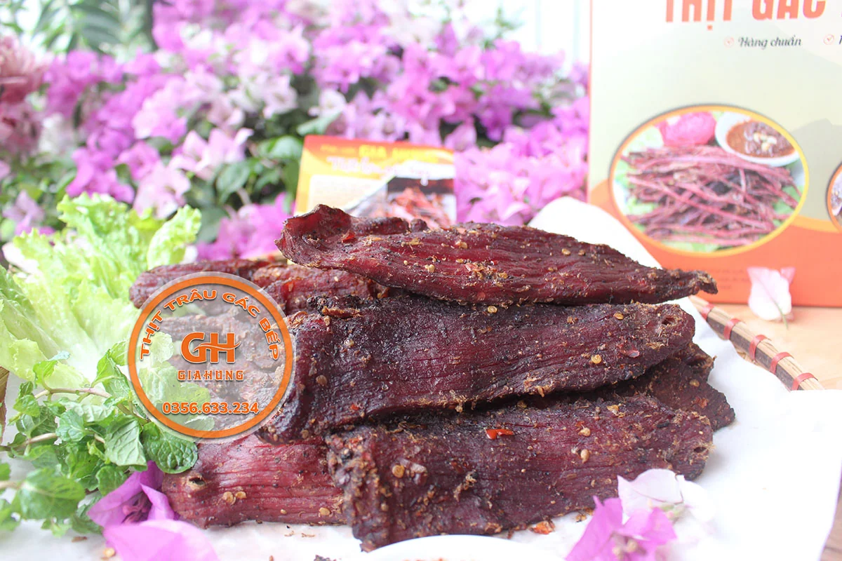 Miếng thịt lợn gác bếp Gia Hưng